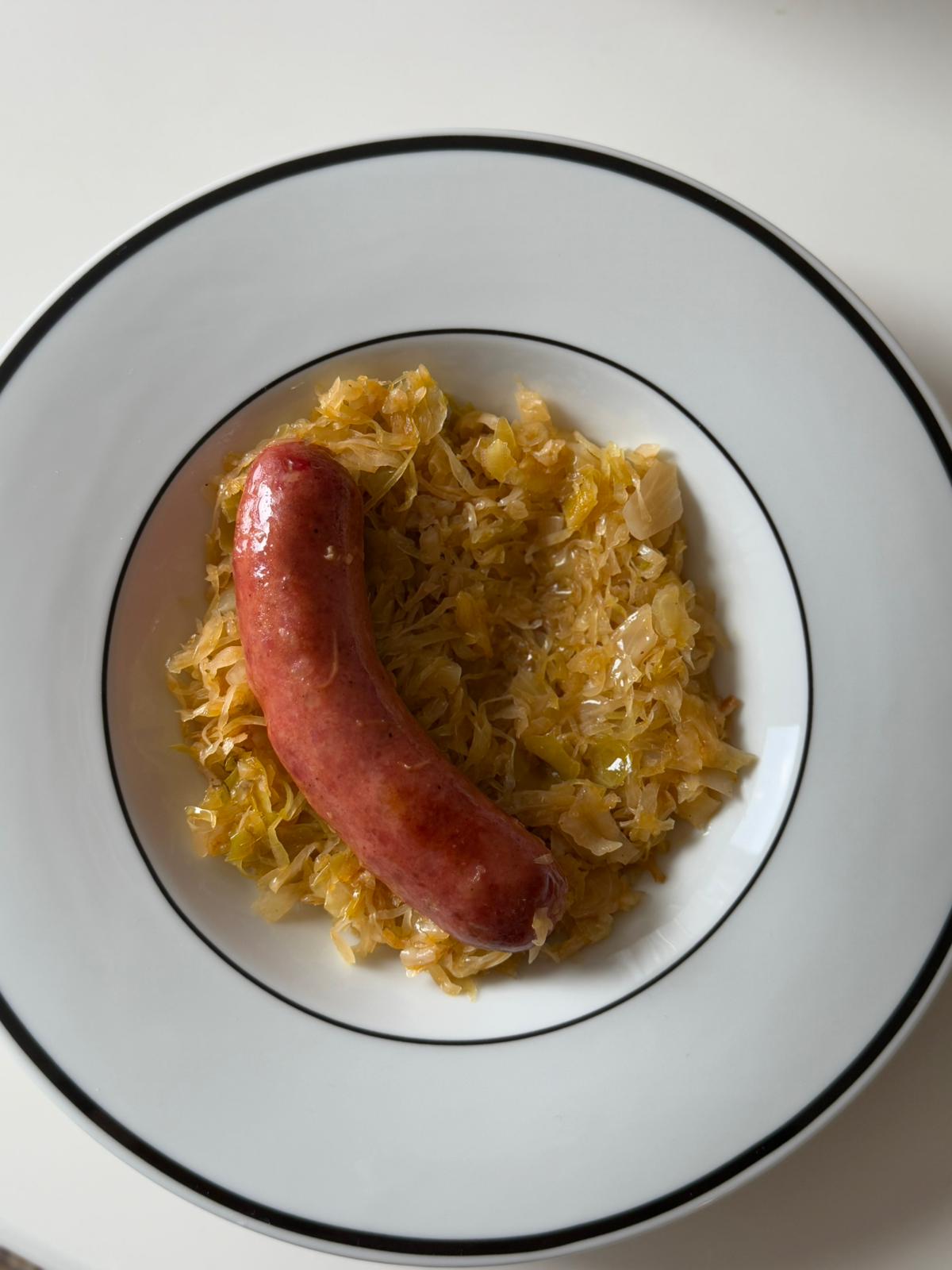 Pročitajte više o članku Dinstani kiseli kupus sa kobasicama